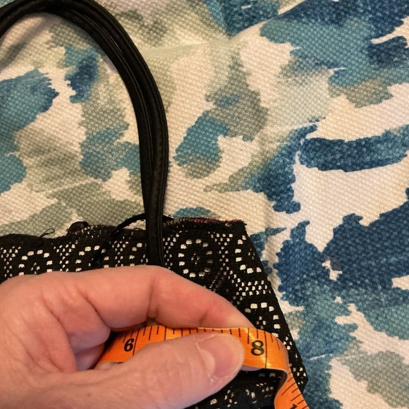 Vintage Victoria Secret Hand Small Black Bag Pink Liner - Picture 3 of 4